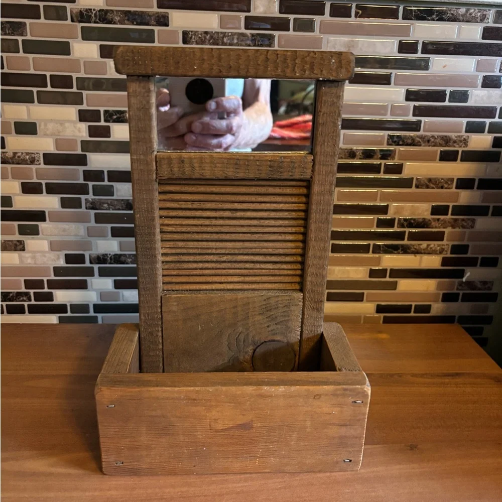 Rustic Wooden Washboard Mirror Planter